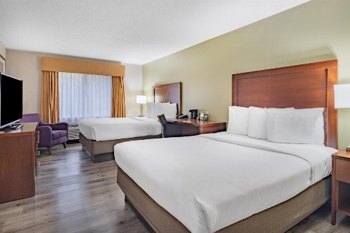 Baymont by Wyndham Gurnee image 10
