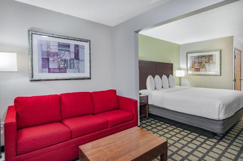 Baymont by Wyndham Gurnee image 13