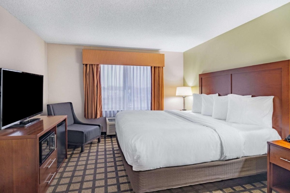 Baymont by Wyndham Gurnee Image 19