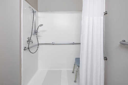 Baymont by Wyndham Gurnee image 2