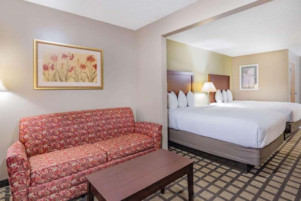 Baymont by Wyndham Gurnee Image 20