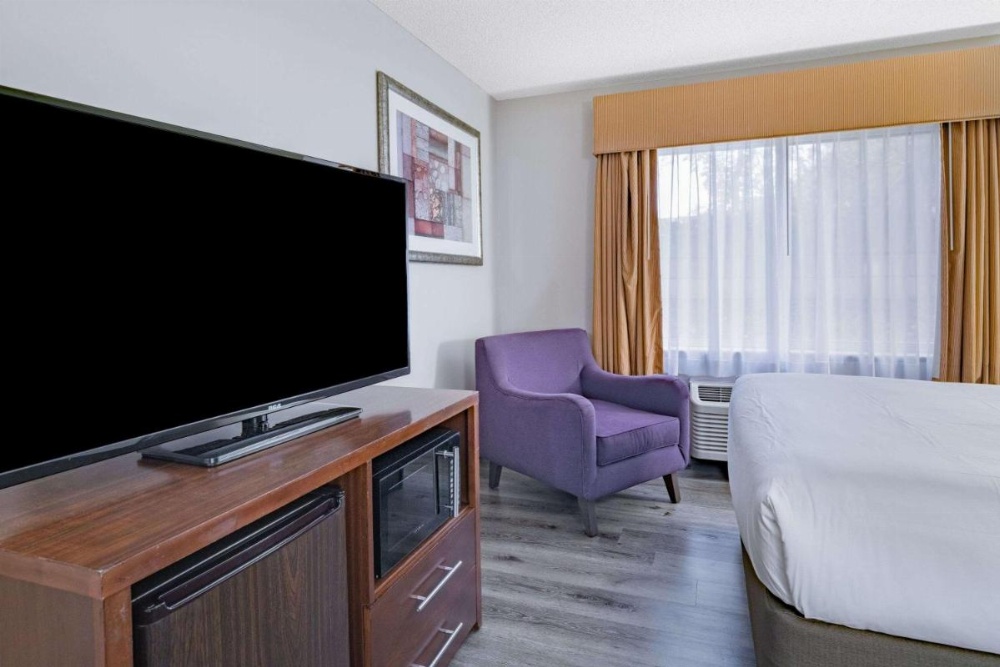 Baymont by Wyndham Gurnee Image 22