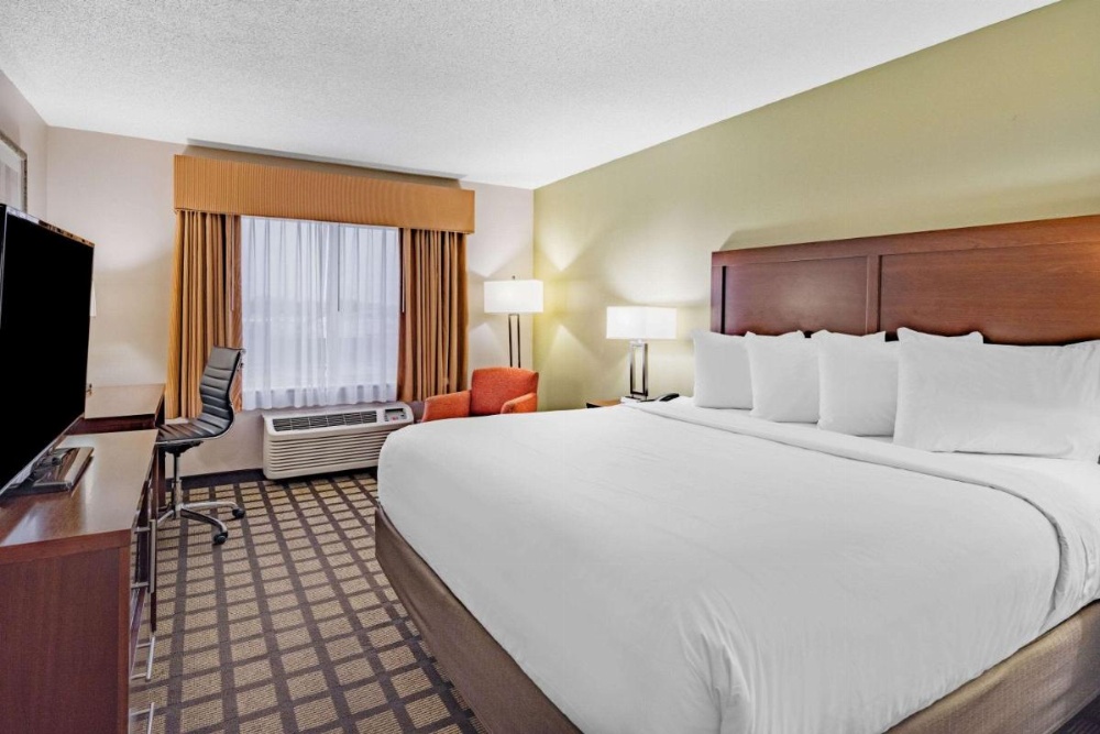 Baymont by Wyndham Gurnee Image 28