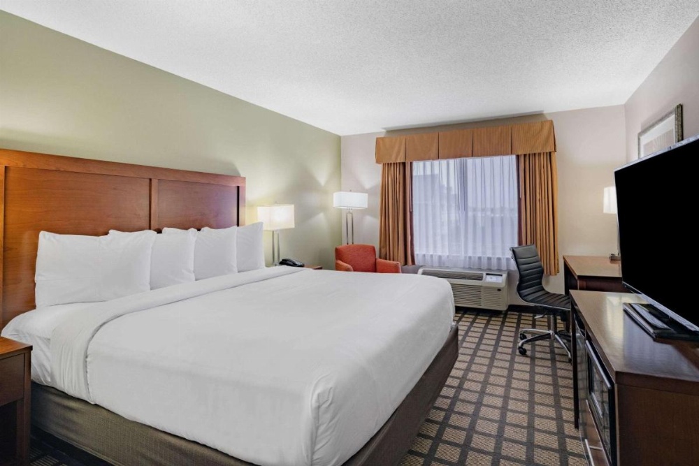 Baymont by Wyndham Gurnee Image 31