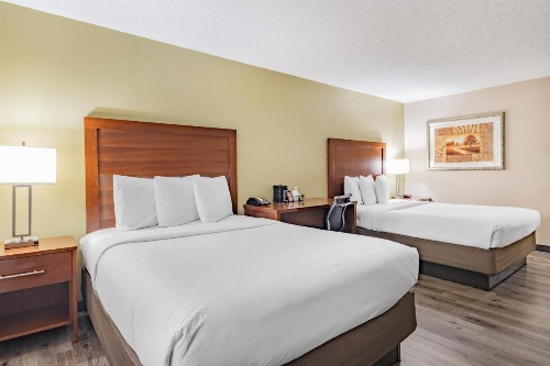 Baymont by Wyndham Gurnee image 33