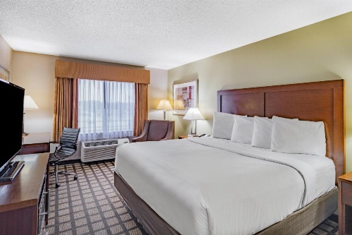 Baymont by Wyndham Gurnee image 34