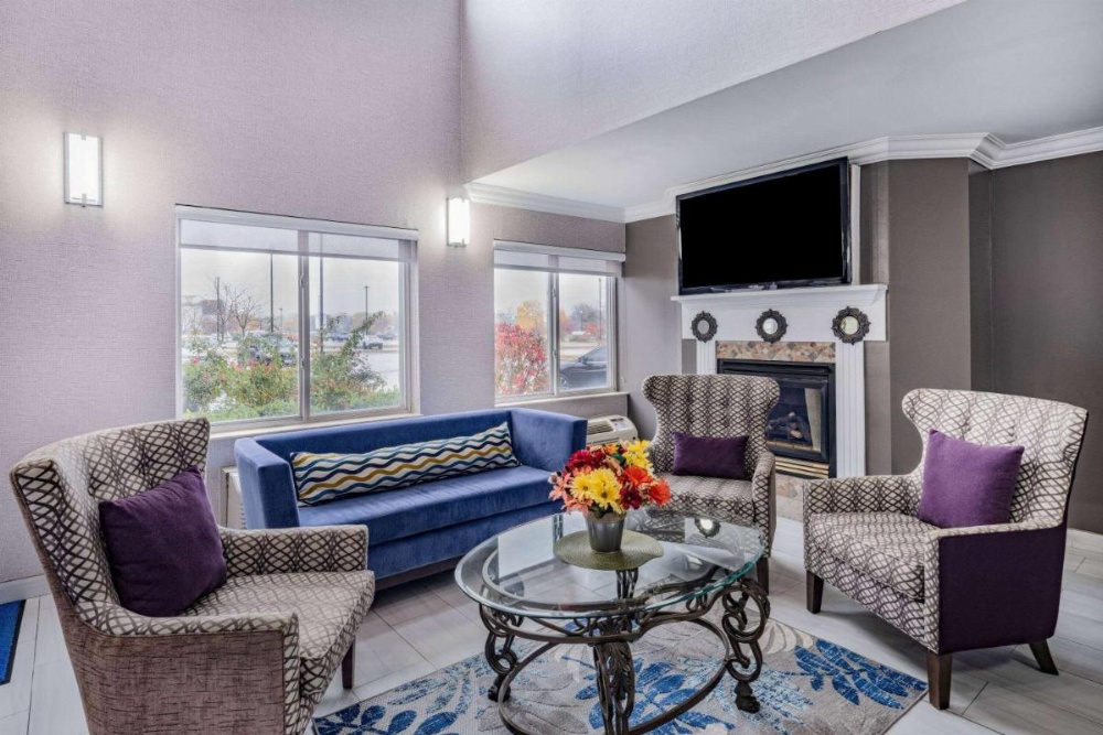 Baymont by Wyndham Gurnee Image 44